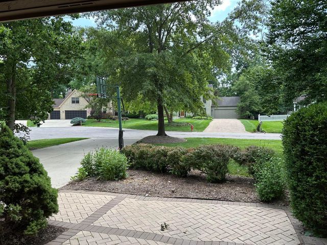 8314 BRECKENRIDGE Way, Columbus, OH 43235