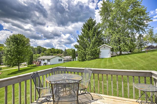 103 Victoria Lane, Barneveld, WI 53507