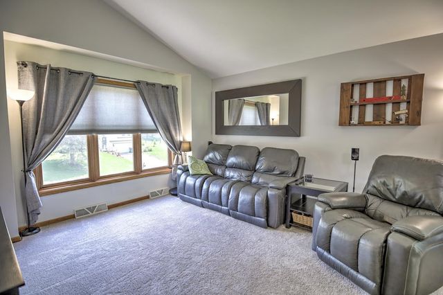 103 Victoria Lane, Barneveld, WI 53507