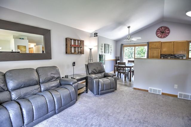 103 Victoria Lane, Barneveld, WI 53507