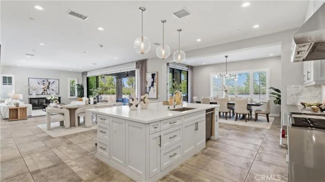 117 Interstellar, Irvine, CA 92618