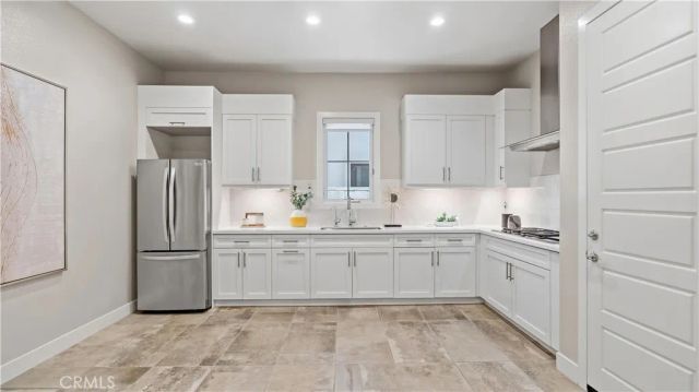 117 Interstellar, Irvine, CA 92618