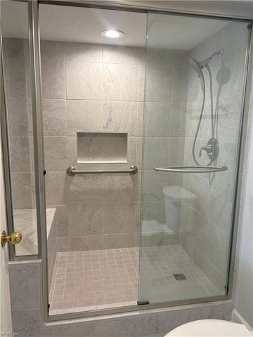 7501 River Rd Apt 5G, Newport News, VA 23607