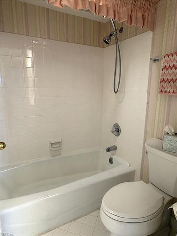 7501 River Rd Apt 5G, Newport News, VA 23607