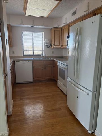 7501 River Rd Apt 5G, Newport News, VA 23607