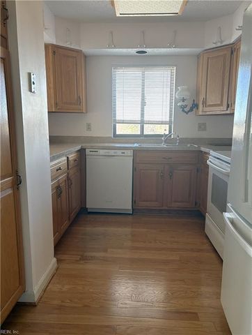 7501 River Rd Apt 5G, Newport News, VA 23607