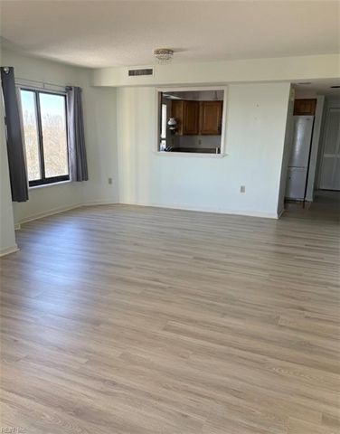 7501 River Rd Apt 5G, Newport News, VA 23607