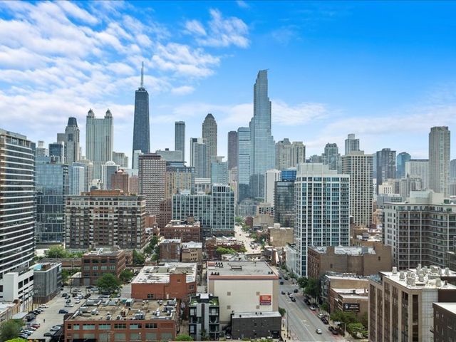 808 N Cleveland Avenue 1606, Chicago, IL 60610