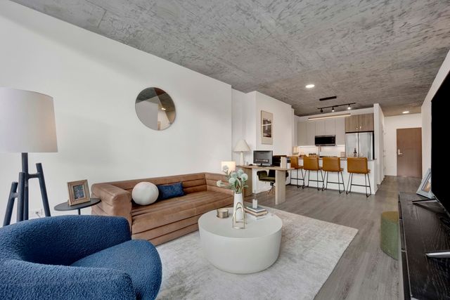 808 N Cleveland Avenue 1606, Chicago, IL 60610