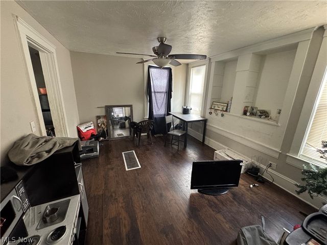 10605 Kimberley Avenue, Cleveland, OH 44108