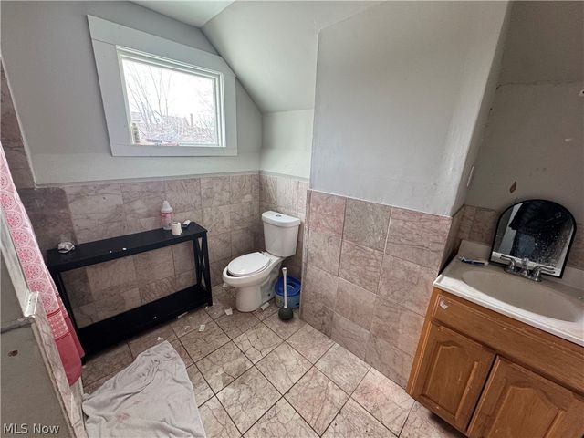 10605 Kimberley Avenue, Cleveland, OH 44108