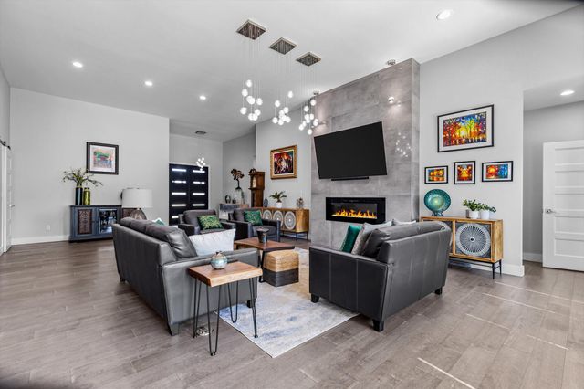 518 N Dublin Drive, Nixa, MO 65714