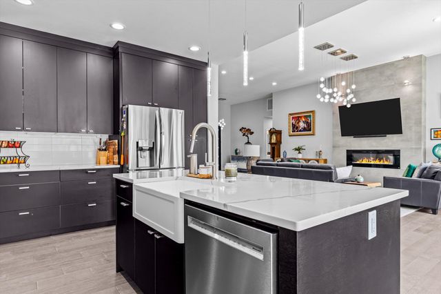 518 N Dublin Drive, Nixa, MO 65714