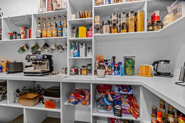 518 N Dublin Drive, Nixa, MO 65714