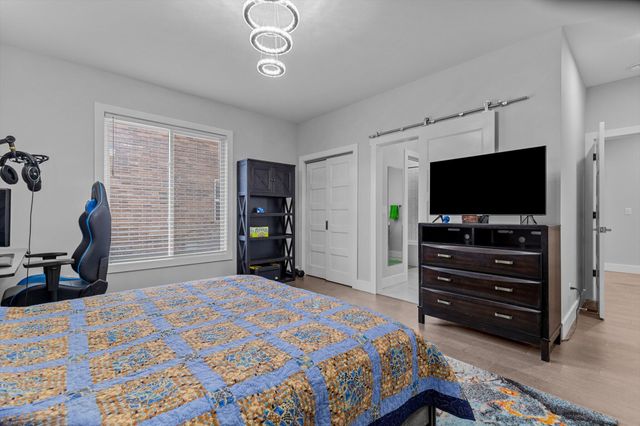 518 N Dublin Drive, Nixa, MO 65714