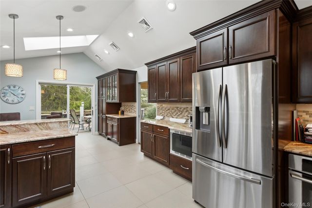 230 Richards Lane, Hewlett Harbor, NY 11557