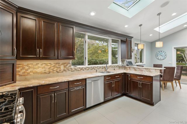 230 Richards Lane, Hewlett Harbor, NY 11557