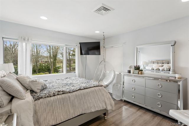 230 Richards Lane, Hewlett Harbor, NY 11557