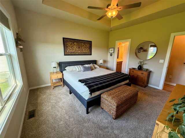 434 SE Hollow Court, West Des Moines, IA 50265