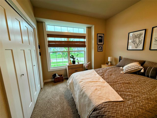 434 SE Hollow Court, West Des Moines, IA 50265