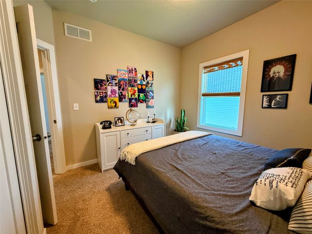 434 SE Hollow Court, West Des Moines, IA 50265