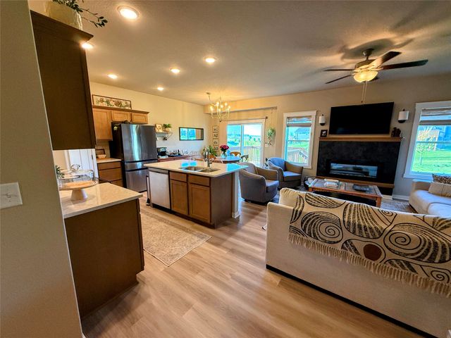 434 SE Hollow Court, West Des Moines, IA 50265