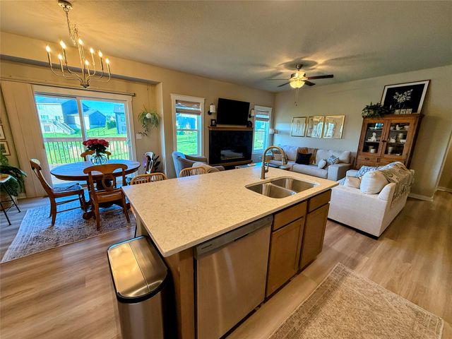 434 SE Hollow Court, West Des Moines, IA 50265