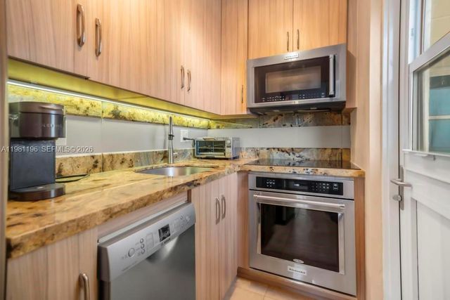 901 S Surf Rd 408, Hollywood, FL 33019