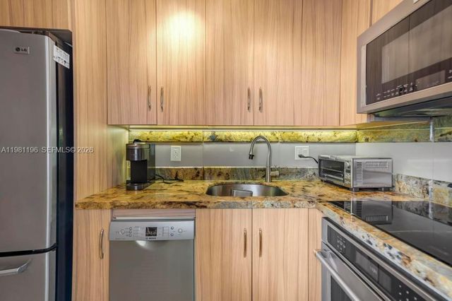 901 S Surf Rd 408, Hollywood, FL 33019