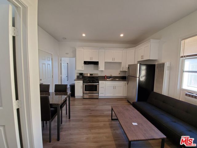 1978 Bonsallo Avenue, Los Angeles, CA 90007