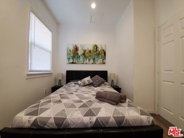 1978 Bonsallo Avenue, Los Angeles, CA 90007