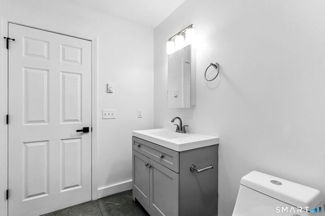 62 Chestnut St Extension 22, Danbury, CT 06810