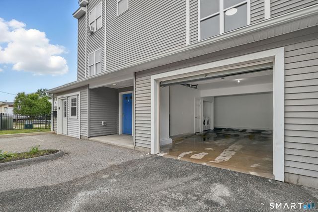 62 Chestnut St Extension 22, Danbury, CT 06810