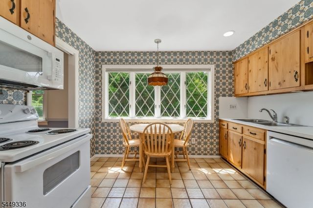 4 Glenwood Terrace, Bridgewater Twp., NJ 08807