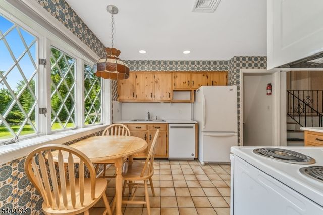 4 Glenwood Terrace, Bridgewater Twp., NJ 08807
