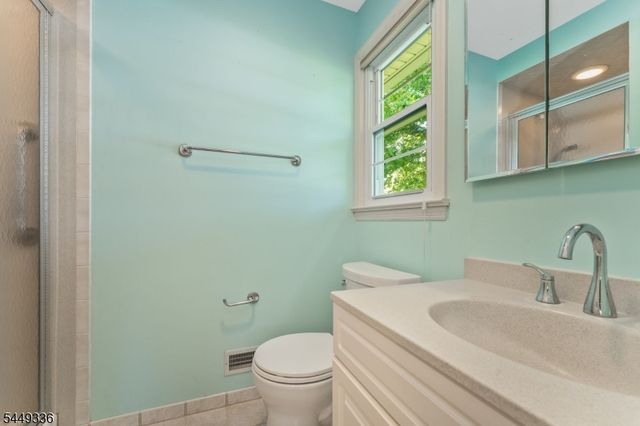 4 Glenwood Terrace, Bridgewater Twp., NJ 08807