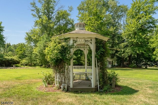 4 Glenwood Terrace, Bridgewater Twp., NJ 08807