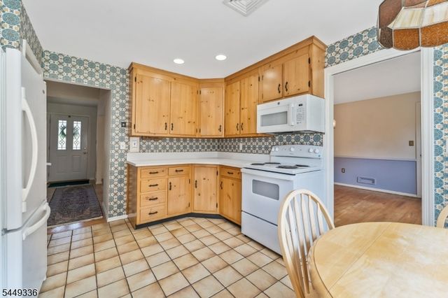 4 Glenwood Terrace, Bridgewater Twp., NJ 08807