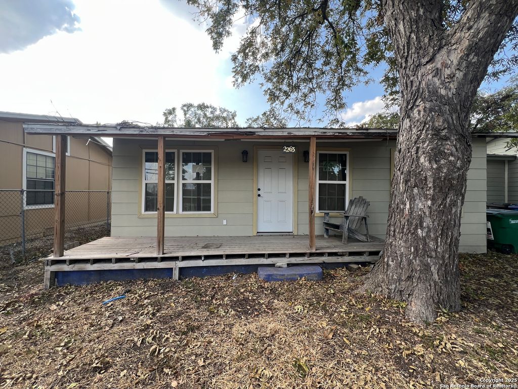 2263 19th, San Antonio, TX 78207