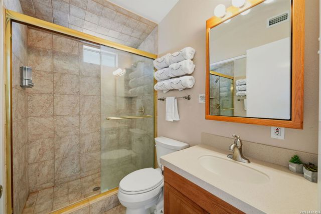 2681 Lakeview Dr, Canyon Lake, TX 78133