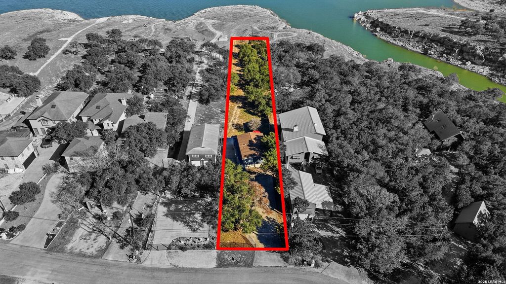 2681 Lakeview Dr, Canyon Lake, TX 78133