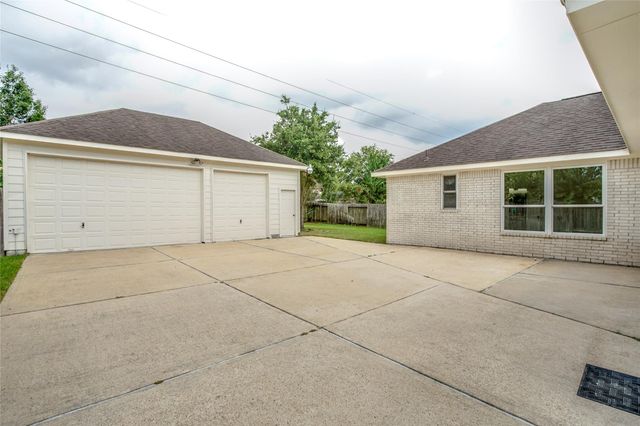 5818 Pebble Bank Lane, Houston, TX 77041