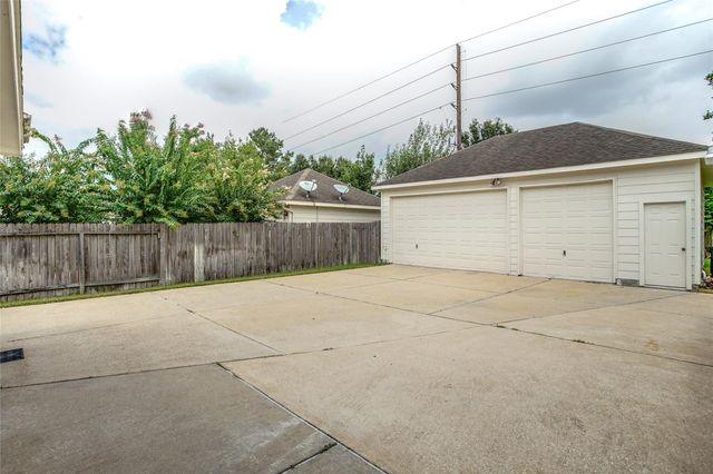 5818 Pebble Bank Lane, Houston, TX 77041
