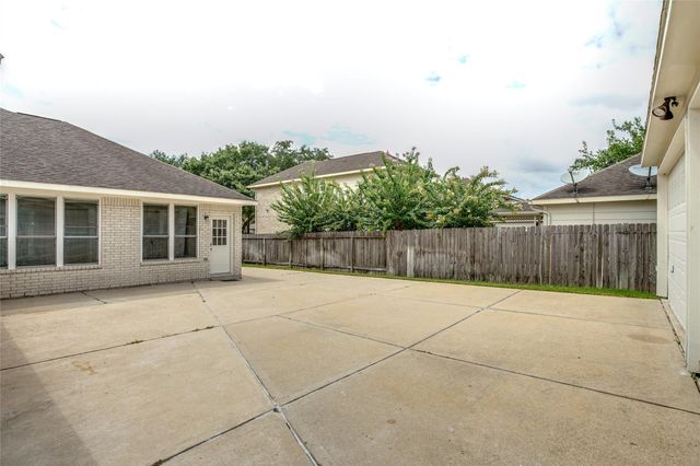 5818 Pebble Bank Lane, Houston, TX 77041