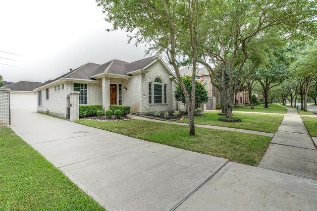 5818 Pebble Bank Lane, Houston, TX 77041