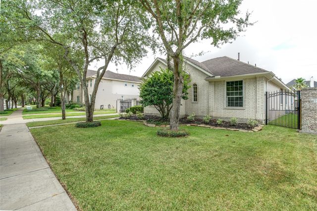 5818 Pebble Bank Lane, Houston, TX 77041