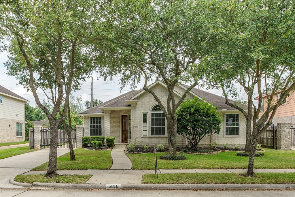 5818 Pebble Bank Lane, Houston, TX 77041