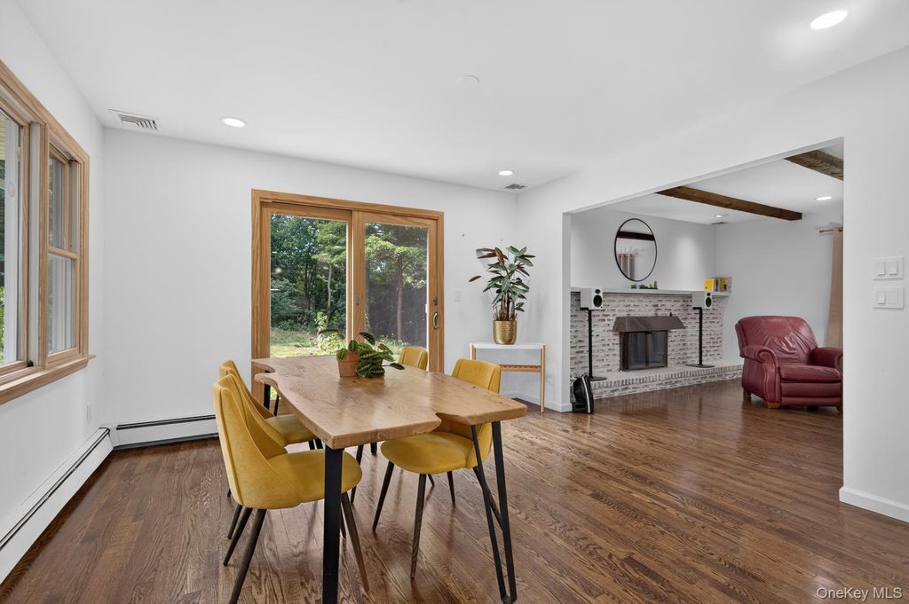 6A Rochester Court, Huntington, NY 11743 — photo 4