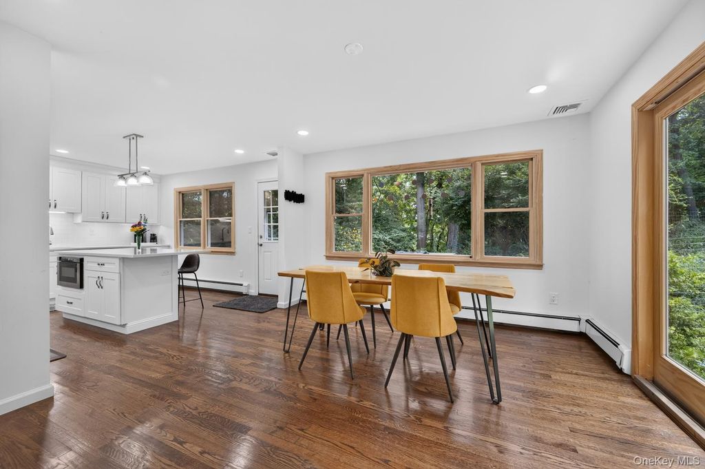 6A Rochester Court, Huntington, NY 11743 — photo 5
