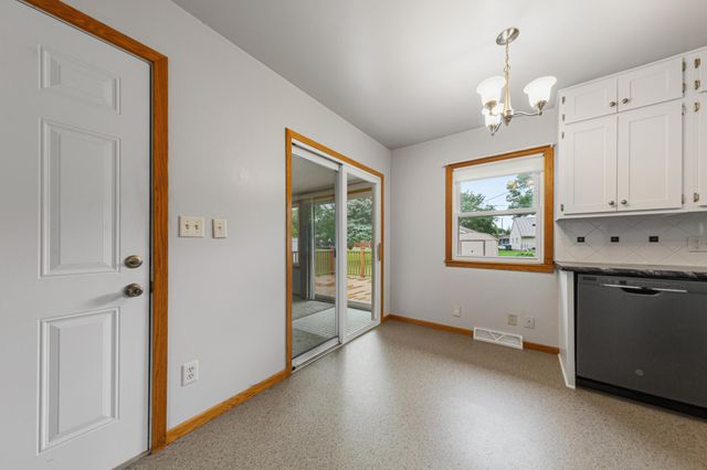 120 N Manitou Drive, Mankato, MN 56001